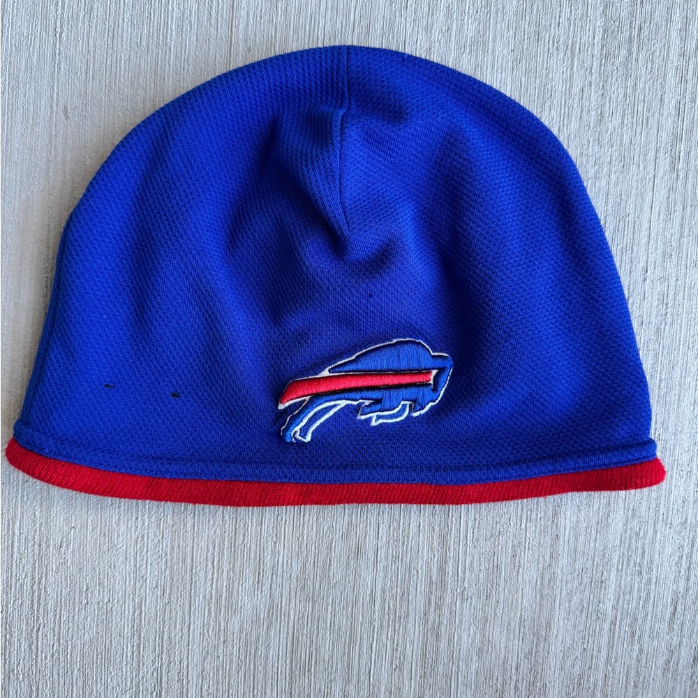 New Era Red Beanie with Logo‎
